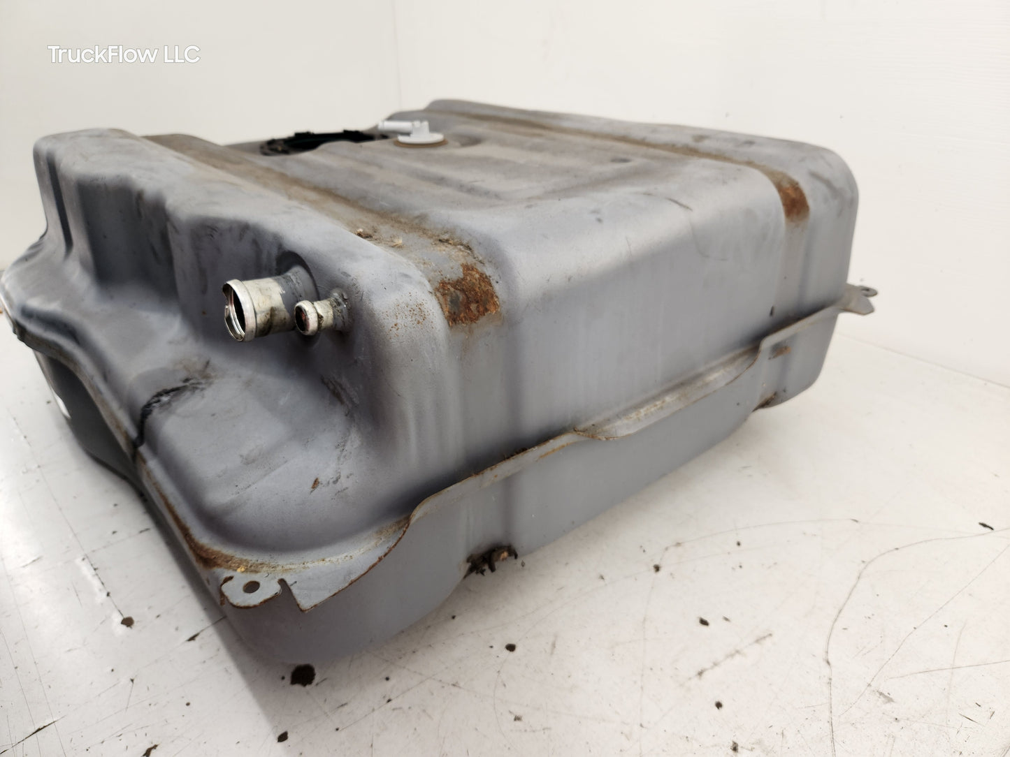 2011-2016 Ford F450 F550 Super Duty 6.7L Diesel Fuel REAR Tank Narrow Frame 40 Gal