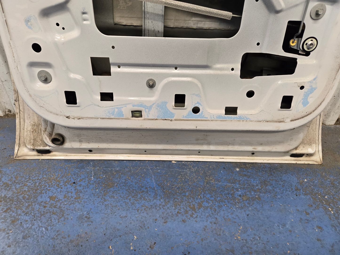 2013-2016 F250-F550 Super Duty Left Rear Crew Cab Door w/ Power Window Paint Code (UG) Pearl White