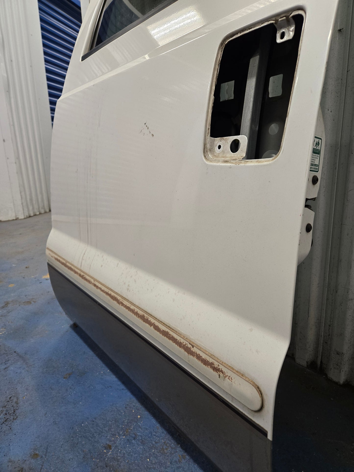 2011 2012 F250-F550 Super Duty Left Rear Crew Cab Door w/ Power Window Paint Codes (UG) Pearl White (LQ) Pale Adobe Metallic
