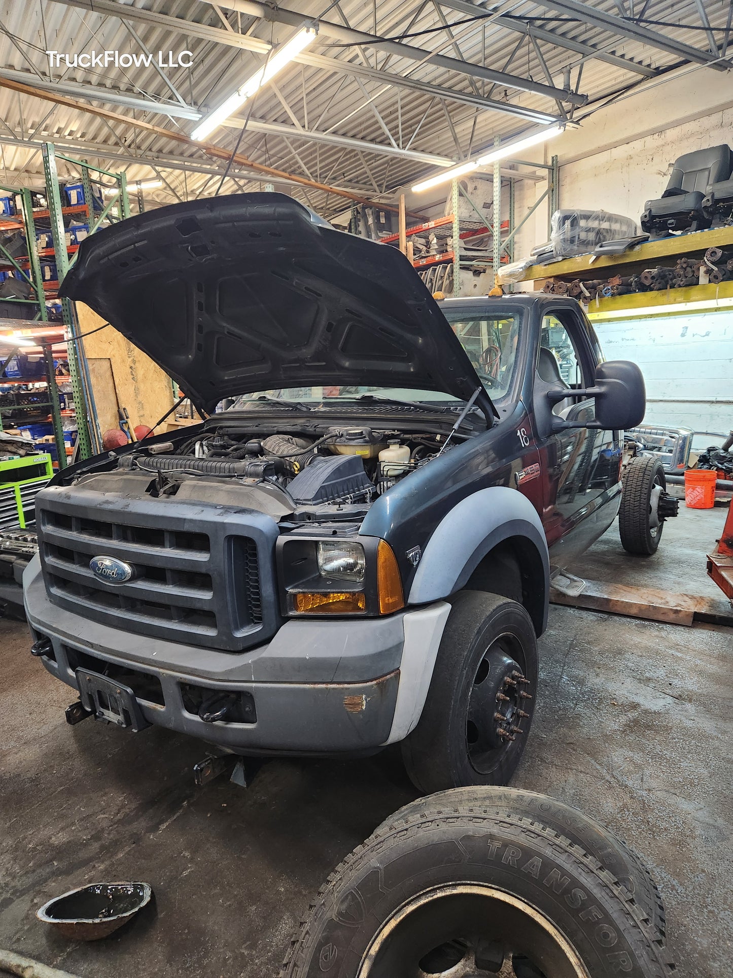 2007 Ford F450 XL 6.8L V10 5R110 4x4 REGULAR CAB, CAB AND CHASSIS, (60" Cab to Axle)