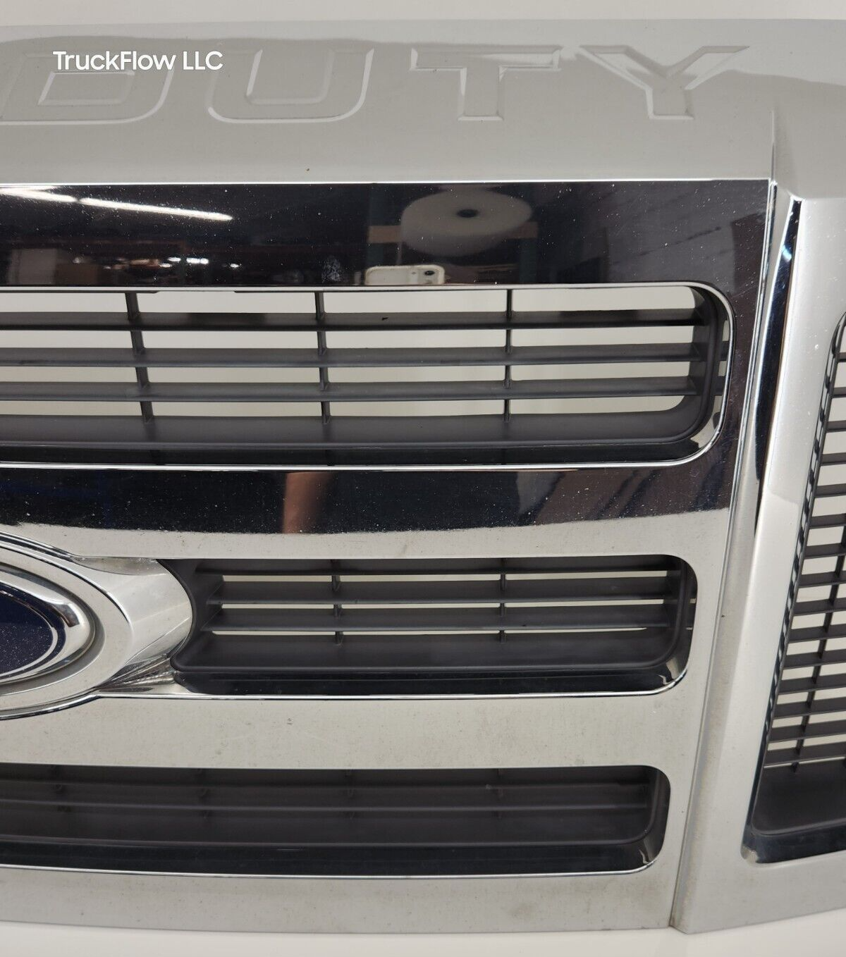 2008-2010 FORD F250-F550 SD XLT CHROME Front Grille Grill Emblem Logo Used OEM