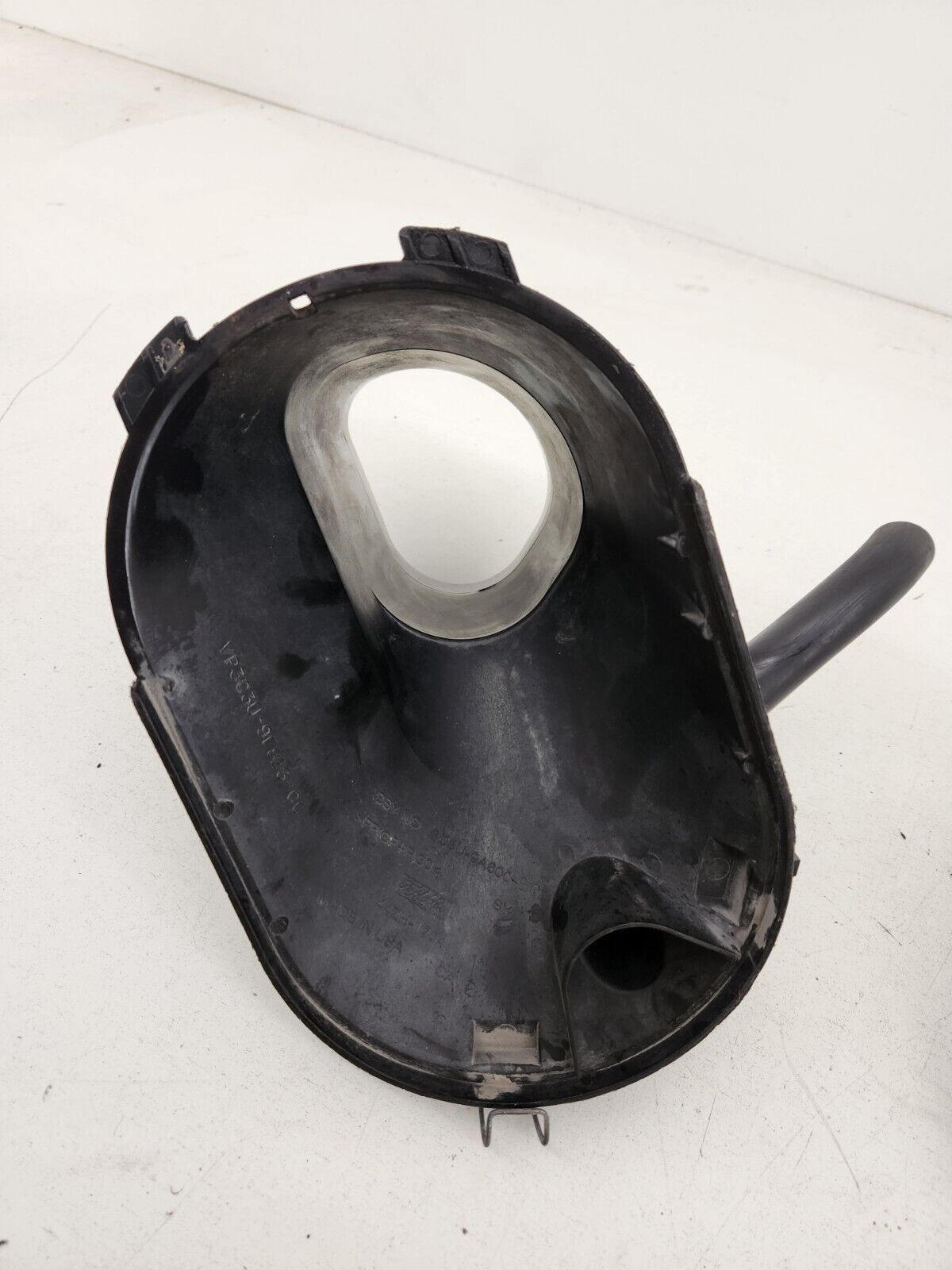 2003-2007 FORD 6.0L POWERSTROKE DIESEL STOCK INTAKE AIR BOX with MAF SENSOR OEM