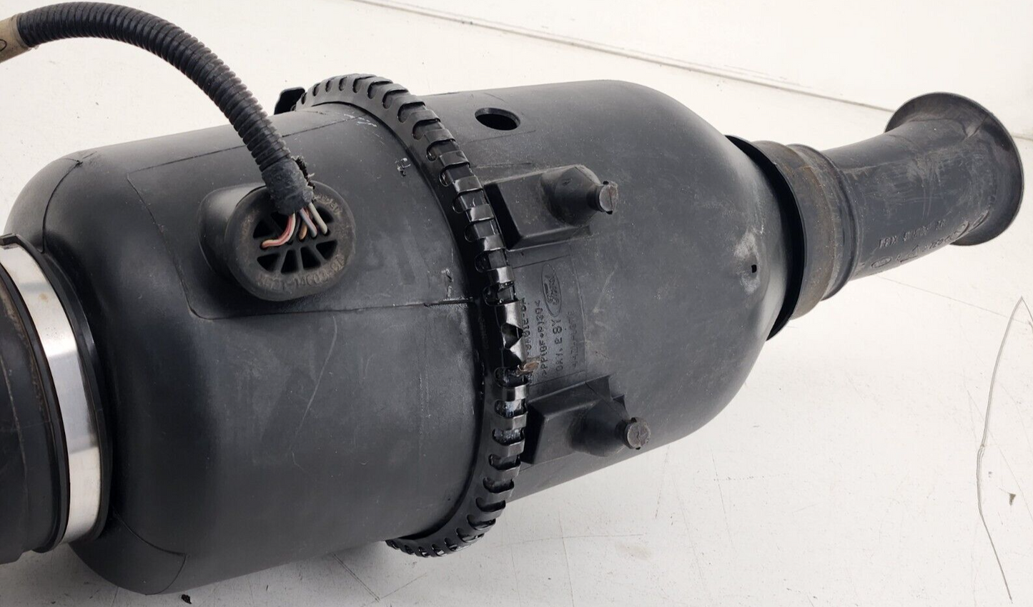 1999-2001 Ford F250 F350SD 5.4 Air Cleaner Filter Box Tube Intake Assembly OEM