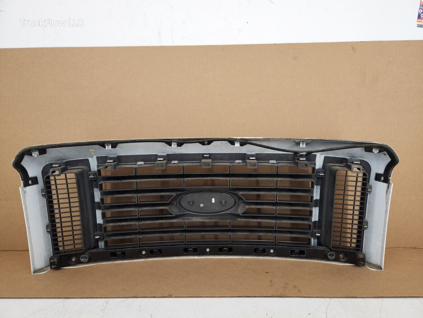 2008-2010 FORD F250 F350 Super Duty Fx4 Painted White Grille with Emblem OEM