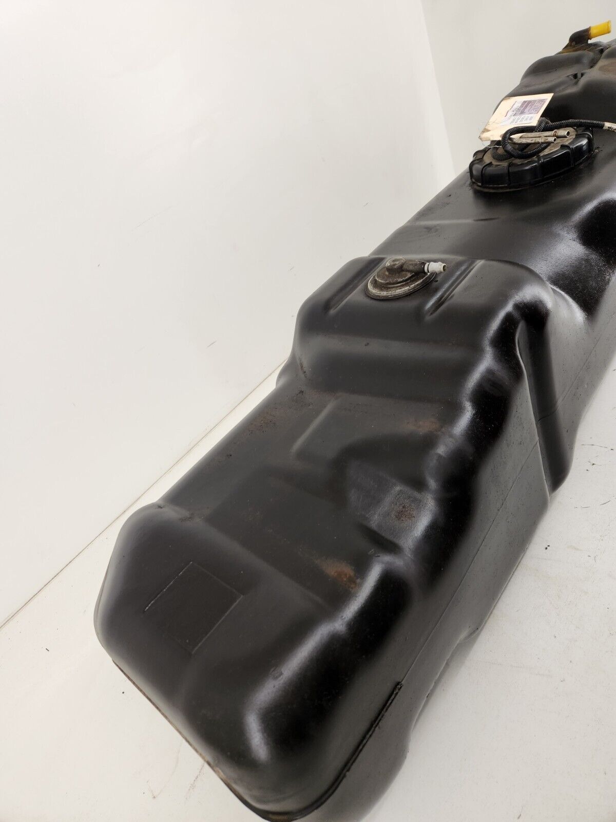1999-2007 Ford F250 F350 7.3L 6.0L Diesel Fuel Tank for short bed pickup 29 gal