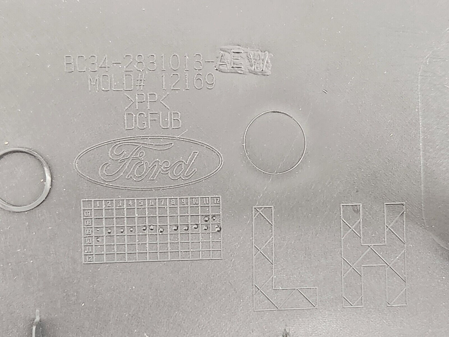 2011-2016 FORD F250 F350 EXTENDED CAB LEFT REAR LOWER CORNER TRIM COVER PANEL LH