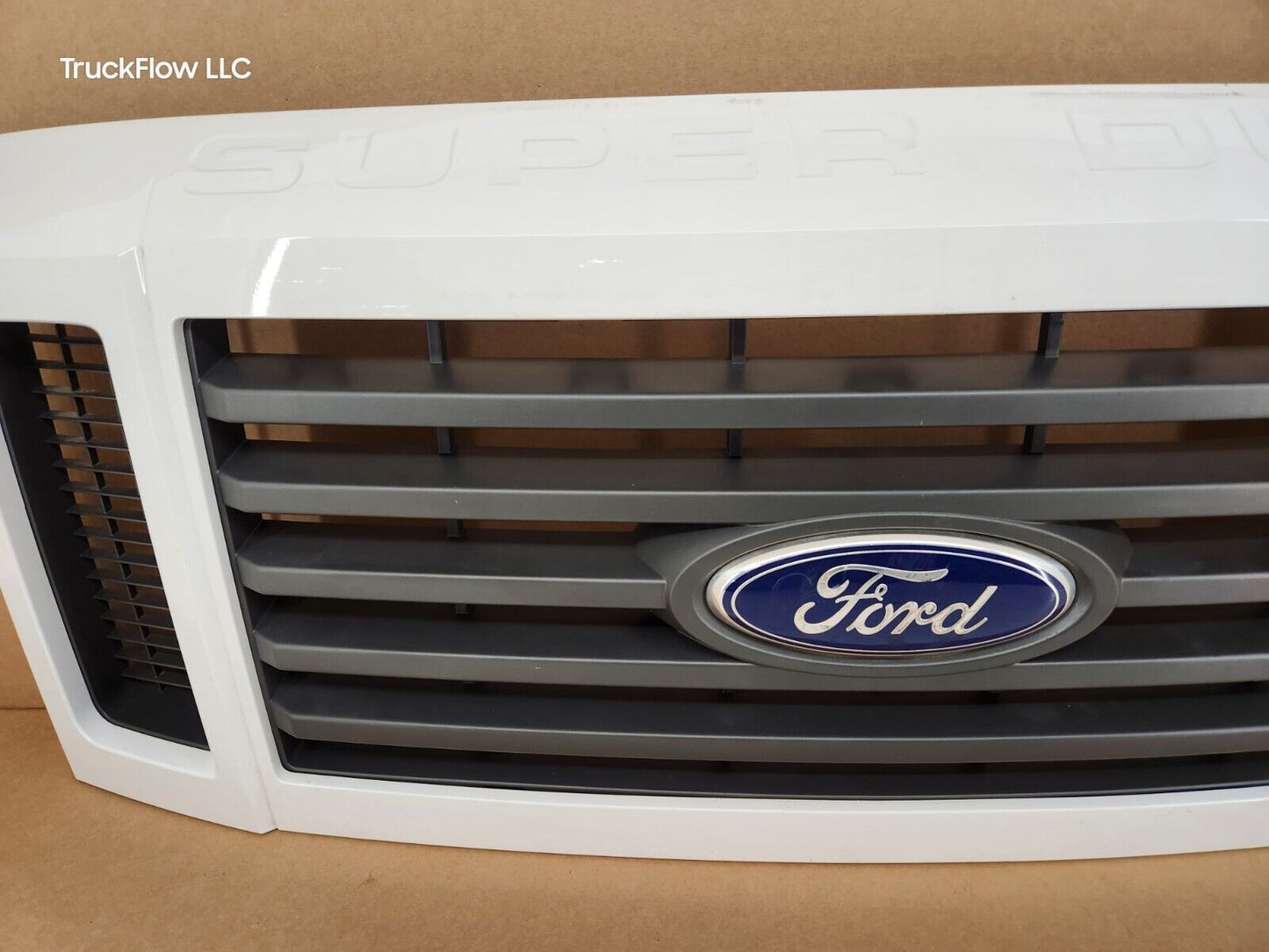 2008-2010 FORD F250 F350 Super Duty Fx4 Painted White Grille with Emblem OEM