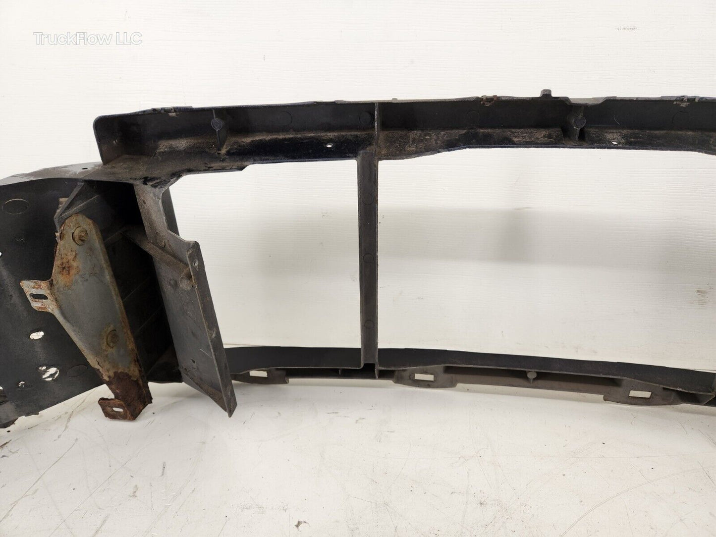 99-04 FORD F250 F550 Super Duty HEADER PANEL SUPPORT MOUNT ASSEMBLY OEM