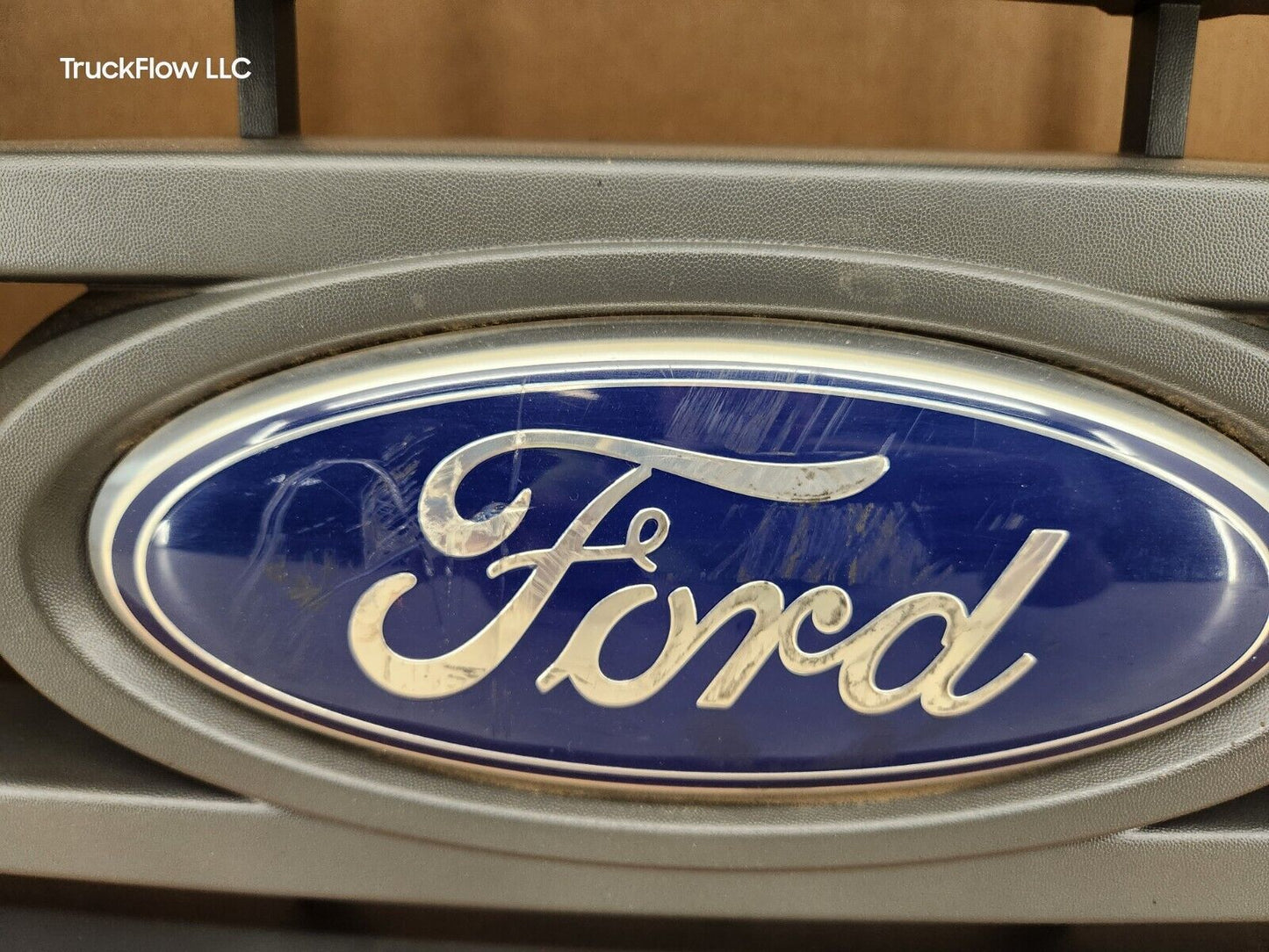 2008-2010 FORD F250 F350 Super Duty Fx4 Painted White Grille with Emblem OEM