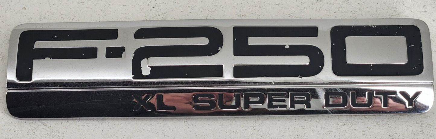 2005-2007 FORD F250 F-250 XL SUPER DUTY SIDE FENDER EMBLEM BADGE CHROME OEM USED