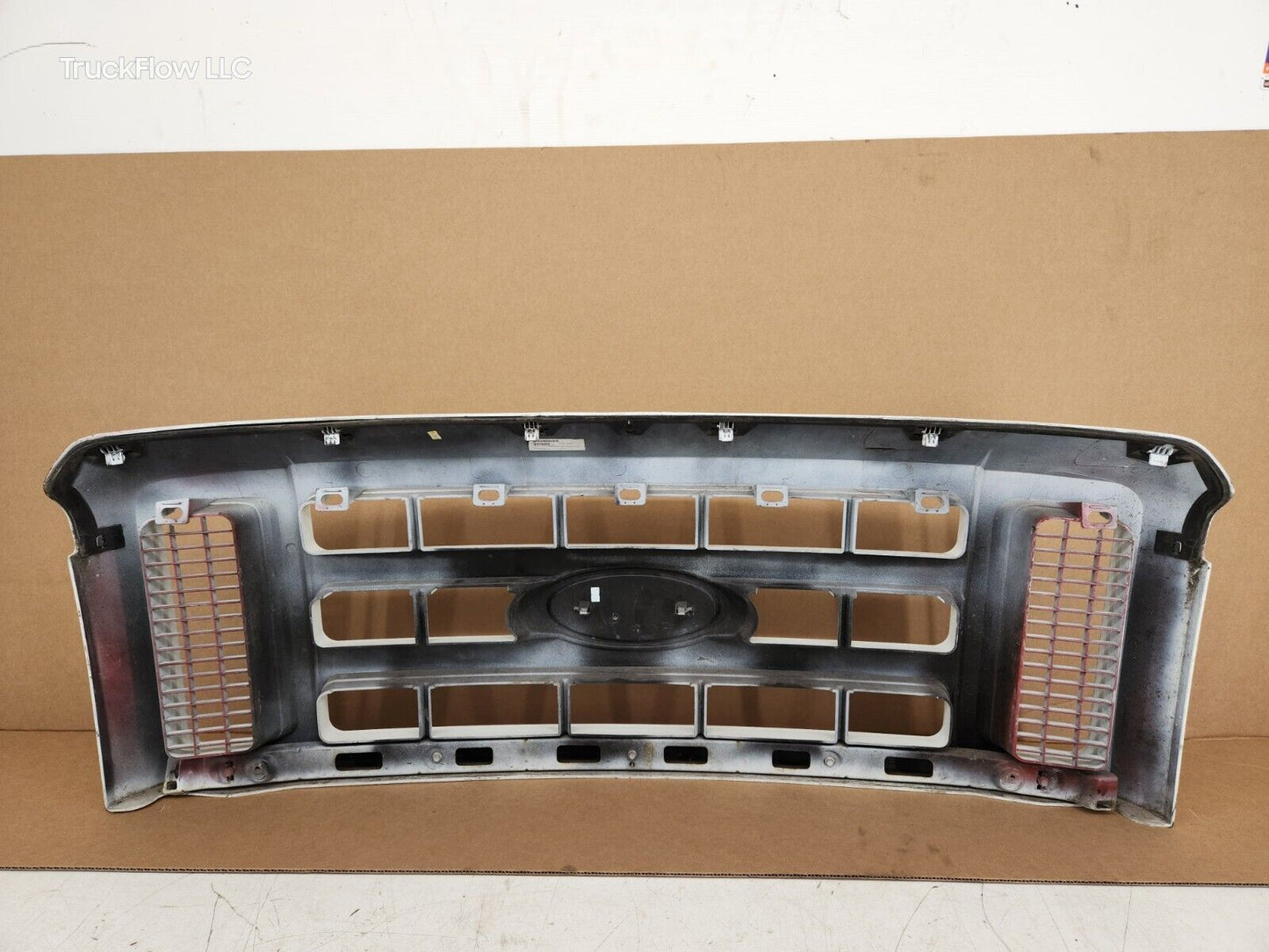 2008-2010 FORD F250 F350 Super Duty Painted White Grille with Emblem