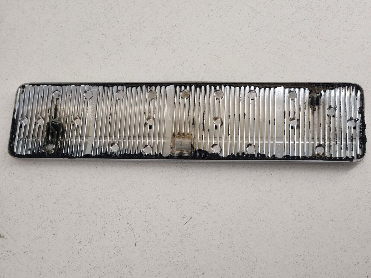 2005-2007 Ford F350 XLT Super Duty Side Fender Emblem Badge Used OEM (From:2006)