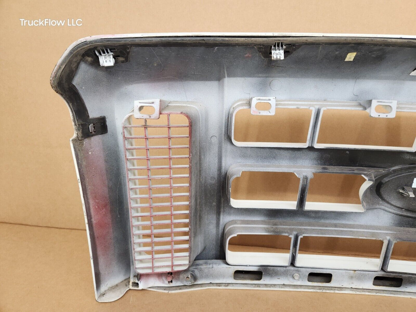 2008-2010 FORD F250 F350 Super Duty Painted White Grille with Emblem
