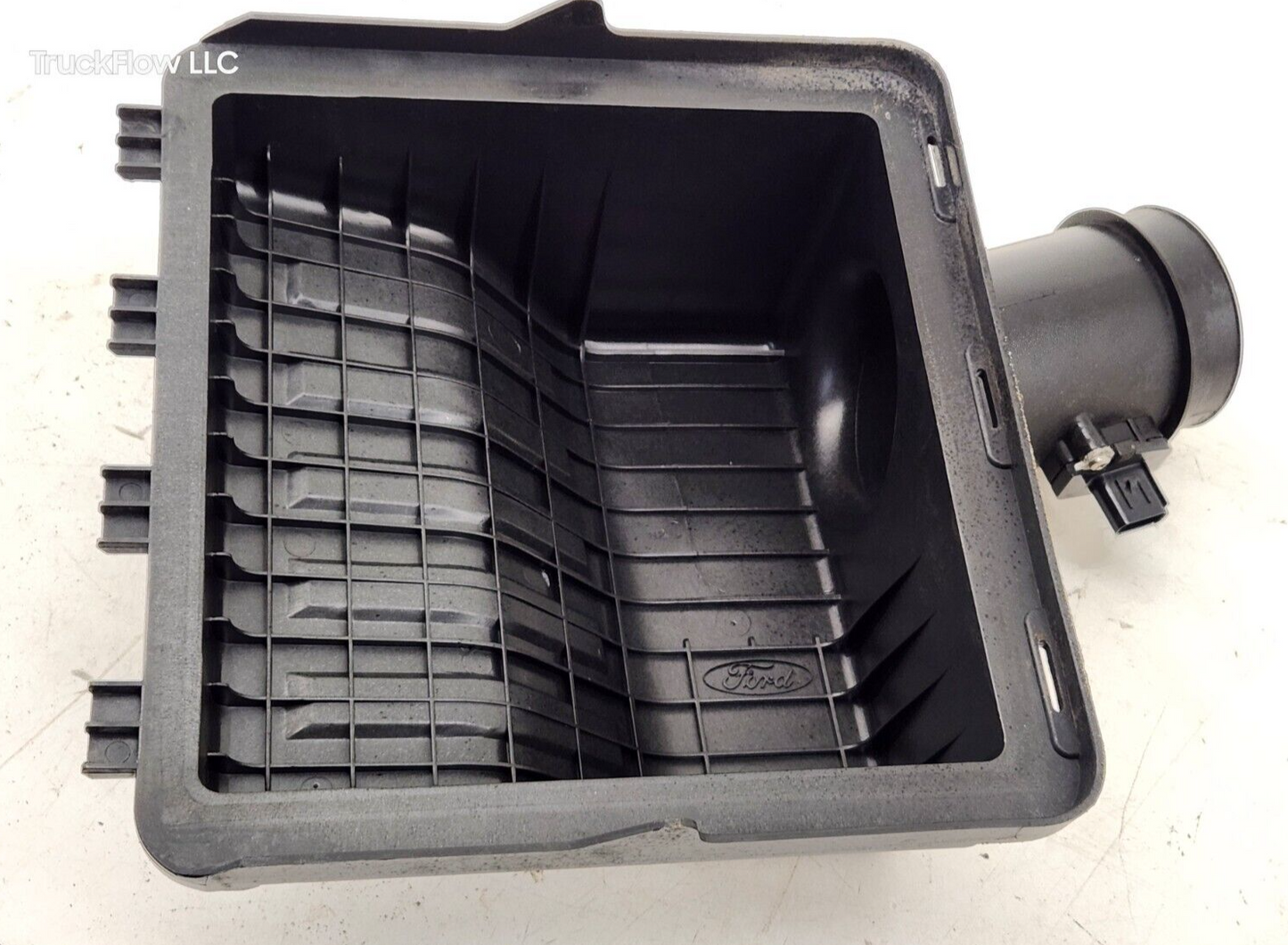 2008 Ford F250 5.4 Intake Air Filter Airbox Cover Lid Housing w/ MAF Sensor OEM