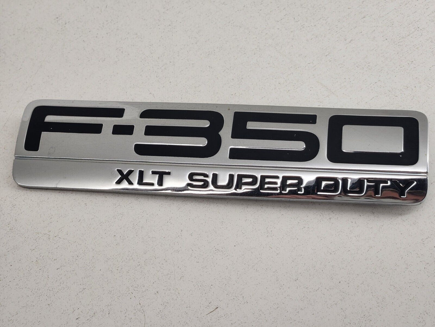 2005-2007 Ford F350 XLT Super Duty Side Fender Emblem Badge Used OEM (From:2006)