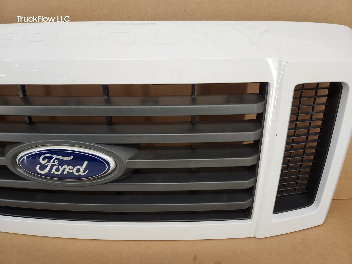 2008-2010 FORD F250 F350 Super Duty Fx4 Painted White Grille with Emblem OEM