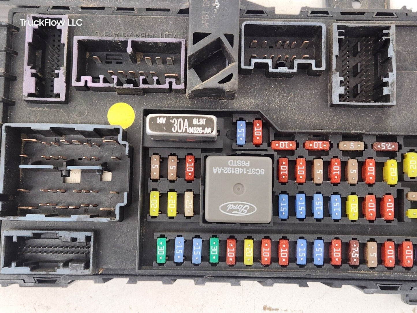 2008-10 Ford F250 Body Control Module Fuse Relay Junction Box BCM 7C3T-15604-AA