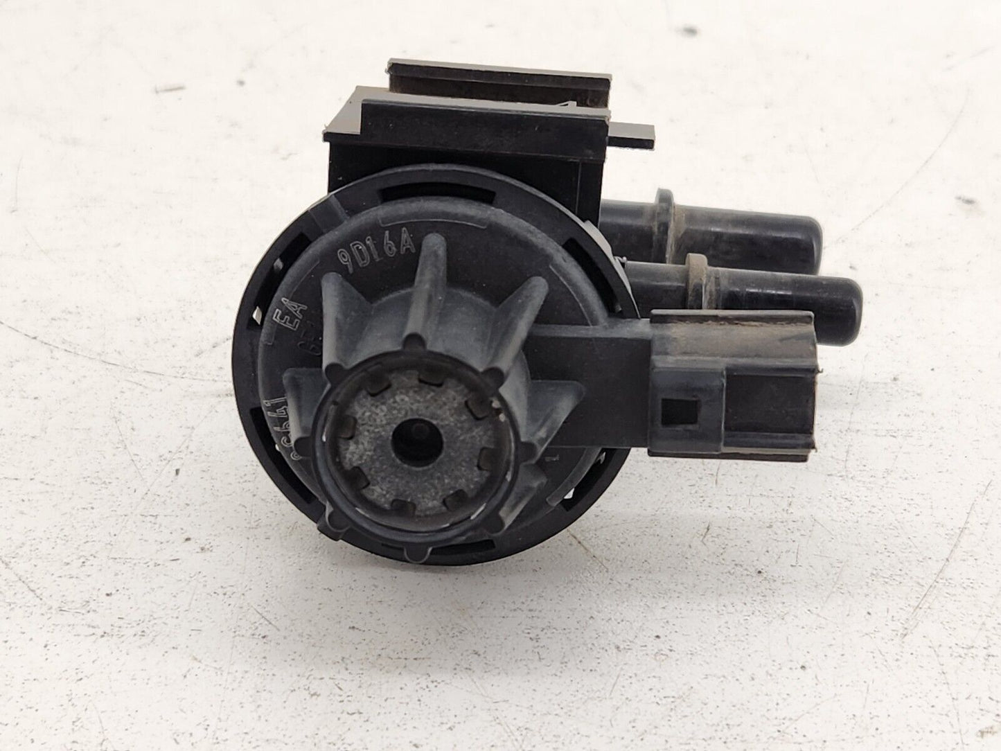 Purge Valve For 2005-2007 Ford F250 Super Duty F350 F450 F550 5.4L V8 6.8L