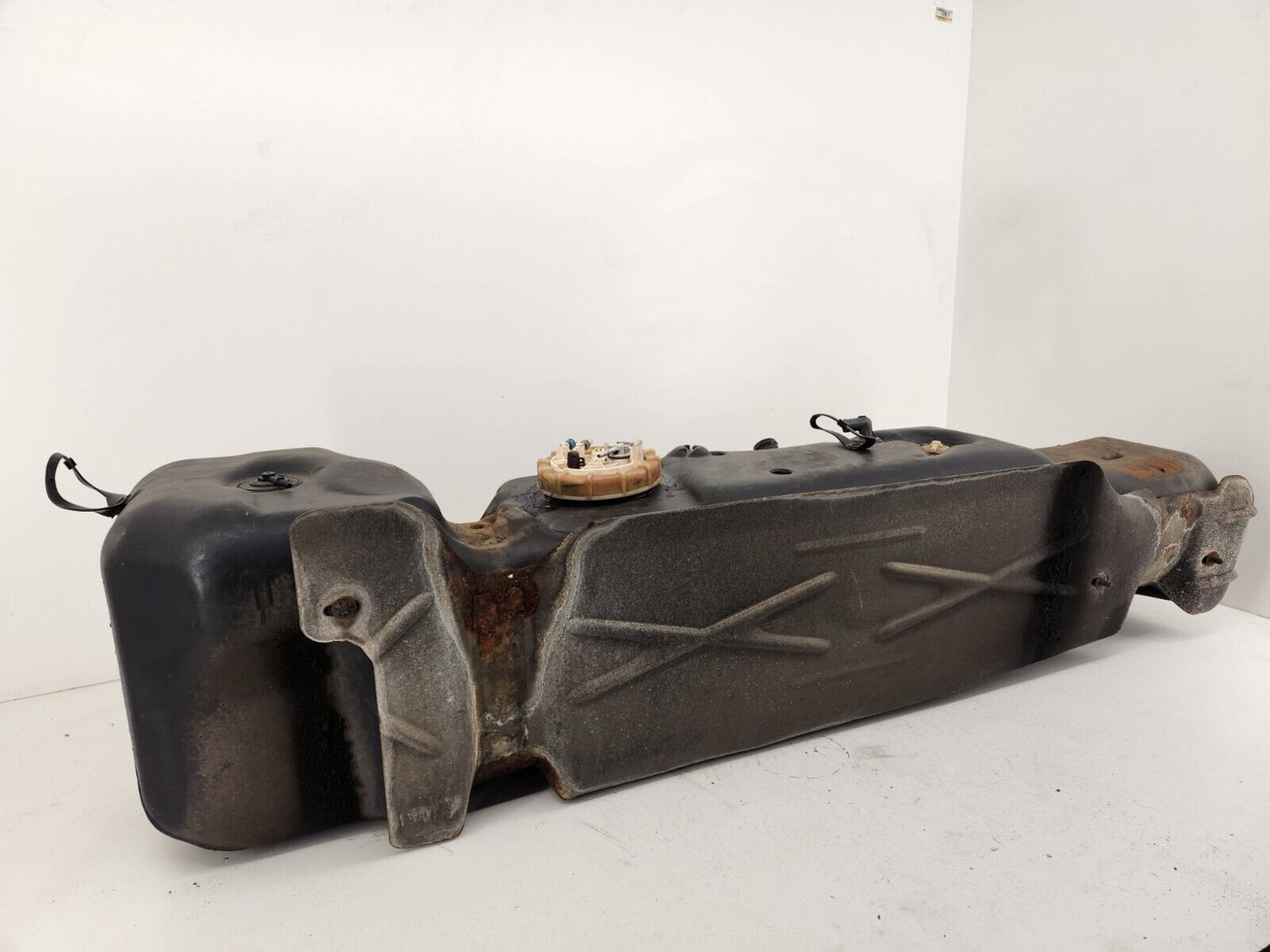 2003 Dodge Ram 2500 Cummins 5.9L Diesel Fuel Tank crew cab long bed