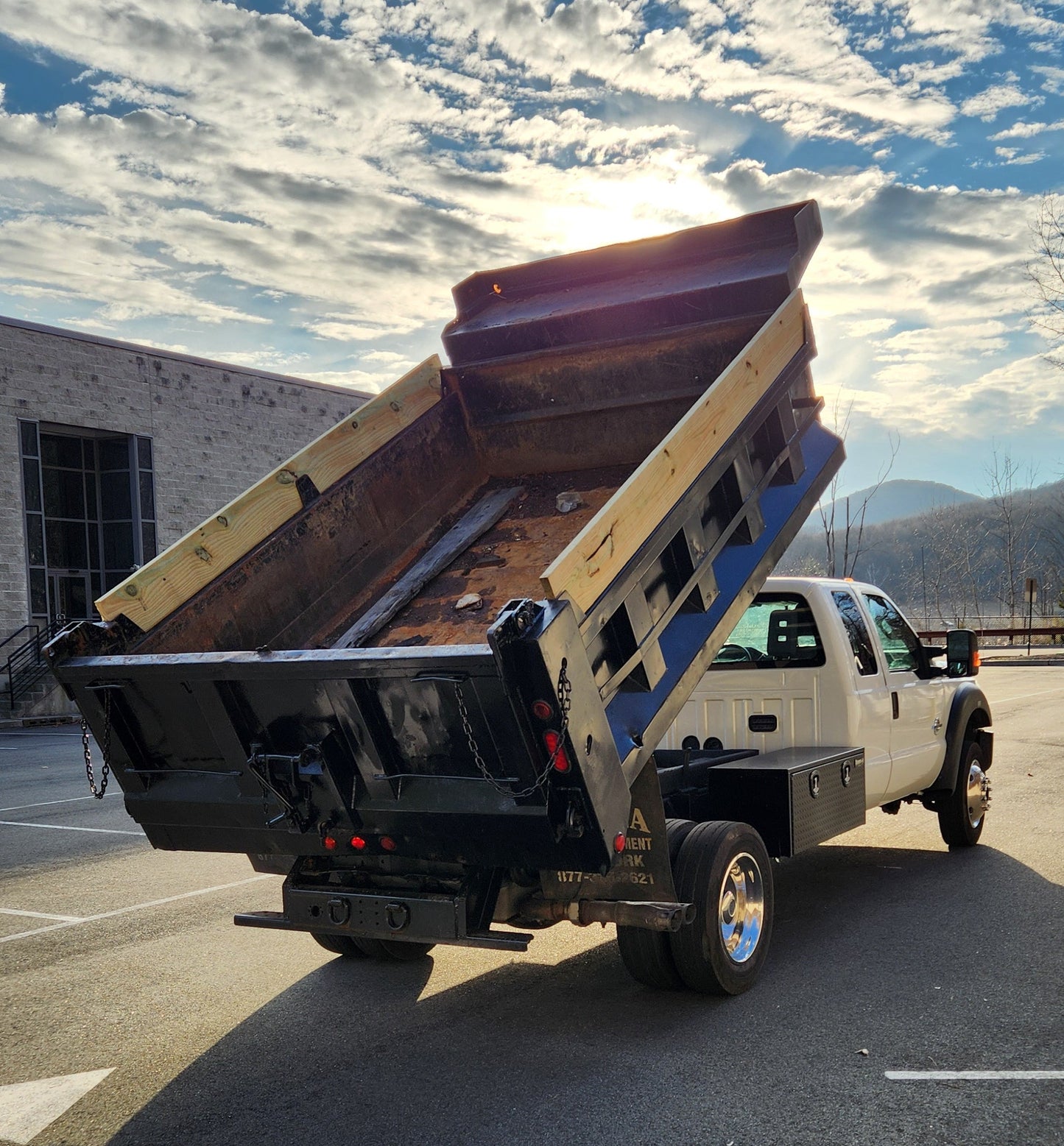 2016 FORD F550 Super Cab & Chassis (162" Wheel Base) w/ Mason Dump 4x4 102k mi