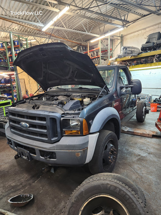 2007 Ford F450 XL 6.8L V10 5R110 4x4 REGULAR CAB, CAB AND CHASSIS, (60" Cab to Axle)