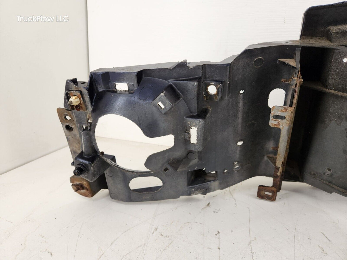 99-04 FORD F250 F550 Super Duty HEADER PANEL SUPPORT MOUNT ASSEMBLY OEM
