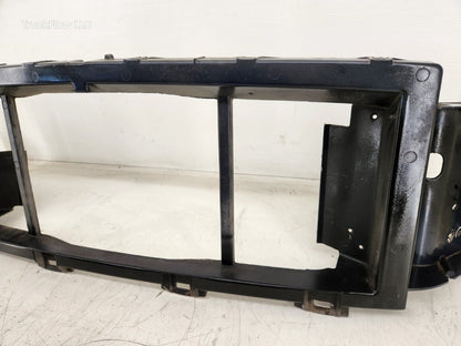 99-04 FORD F250 F550 Super Duty HEADER PANEL SUPPORT MOUNT ASSEMBLY OEM
