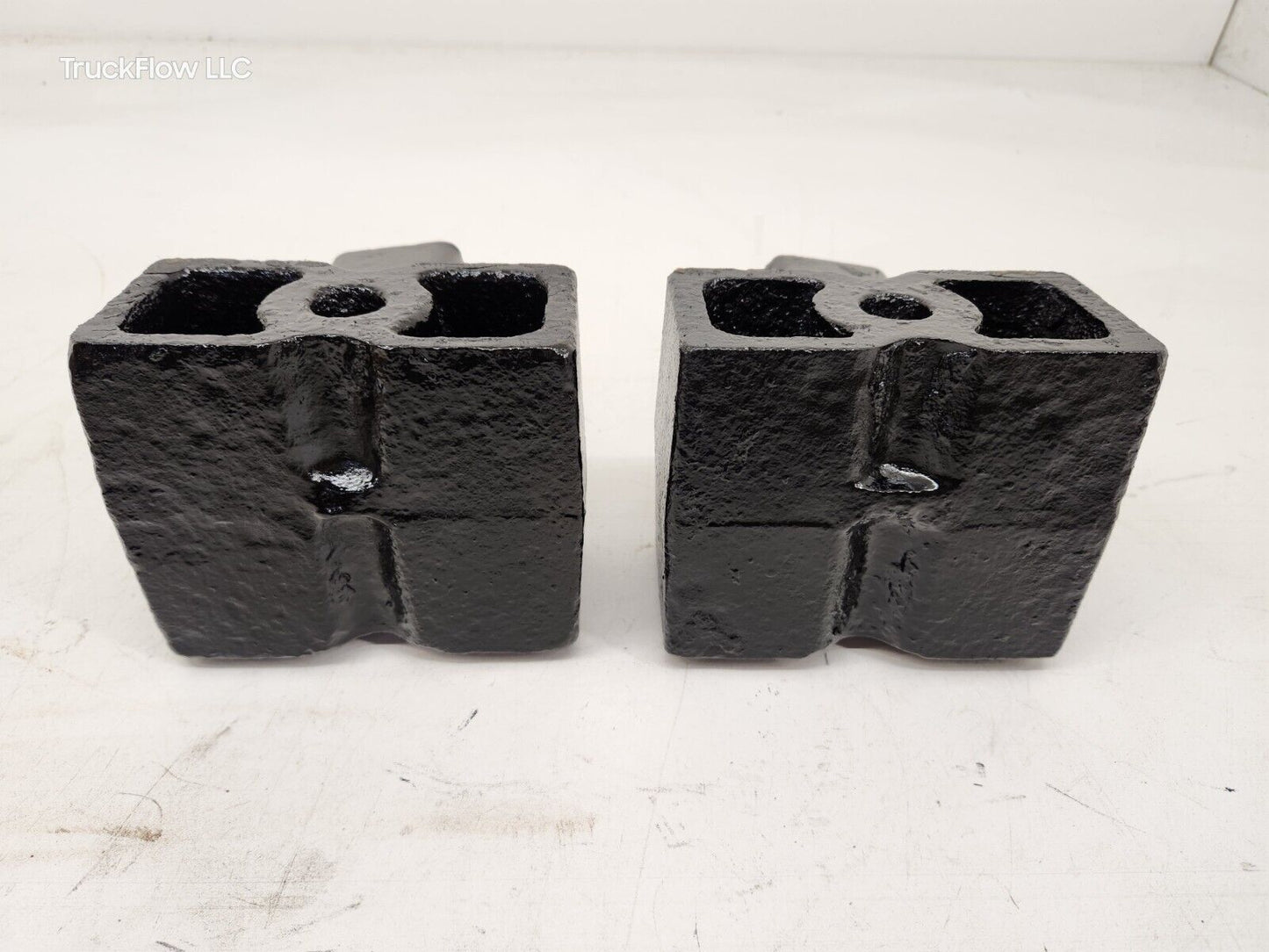 1994-99 Dodge Ram 2500 3500 Rear Leaf Spring Block Spacer Perches 5" OEM pair