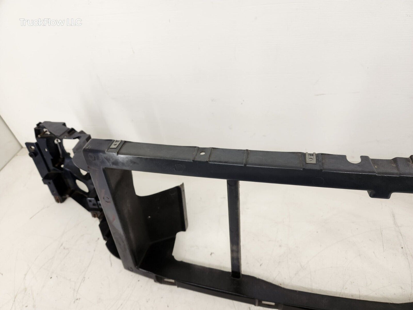 99-04 FORD F250 F550 Super Duty HEADER PANEL SUPPORT MOUNT ASSEMBLY OEM