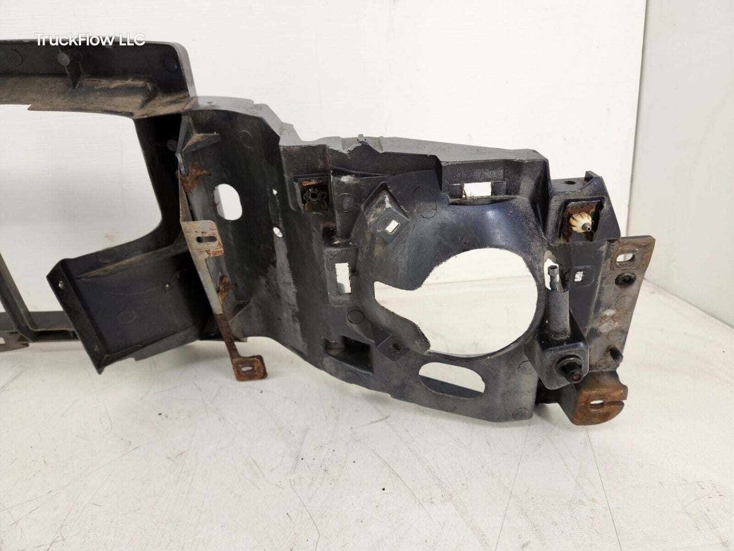 99-04 FORD F250 F550 Super Duty HEADER PANEL SUPPORT MOUNT ASSEMBLY OEM